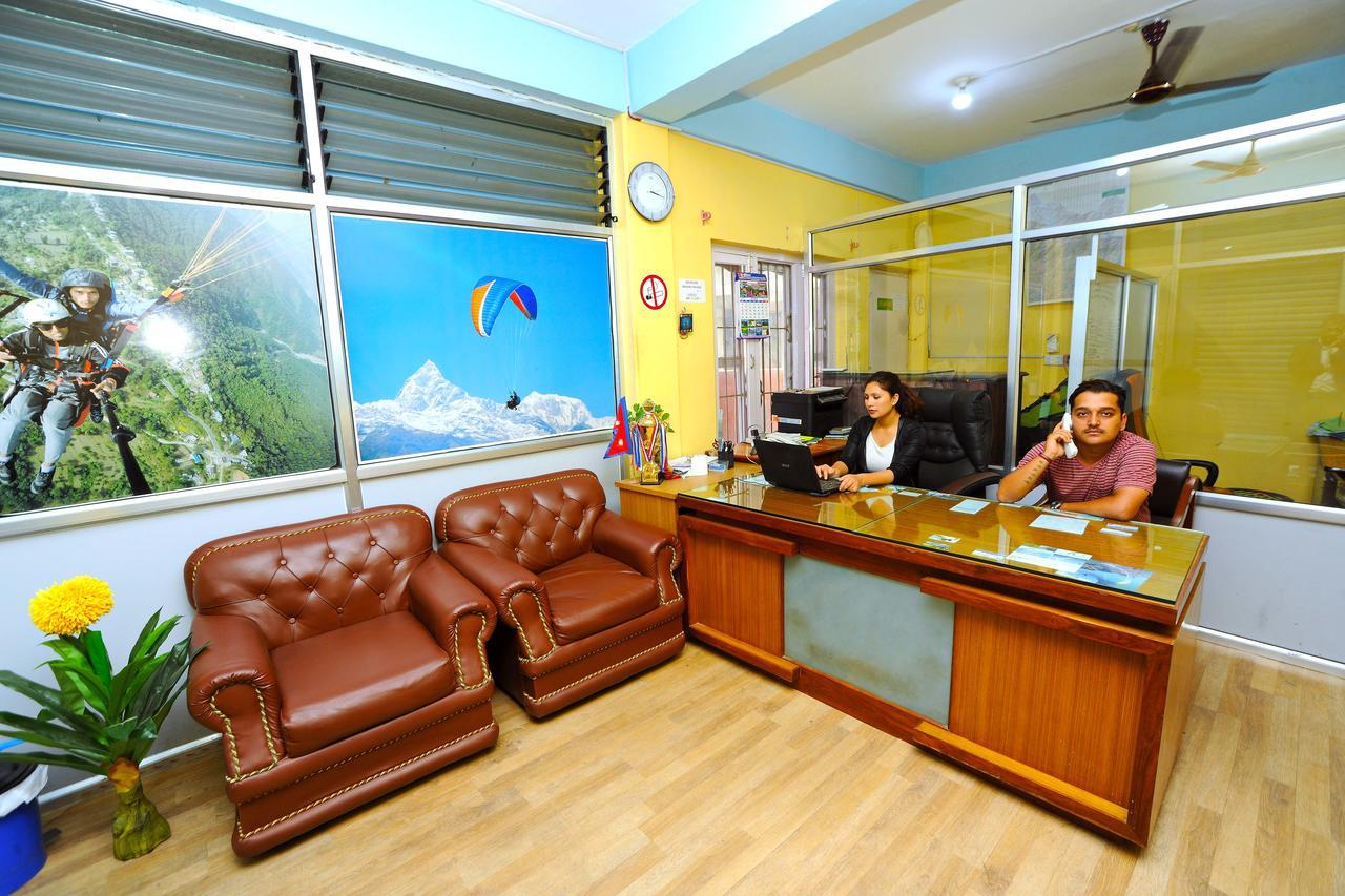 Hotel Queens Park Pokhara Ngoại thất bức ảnh