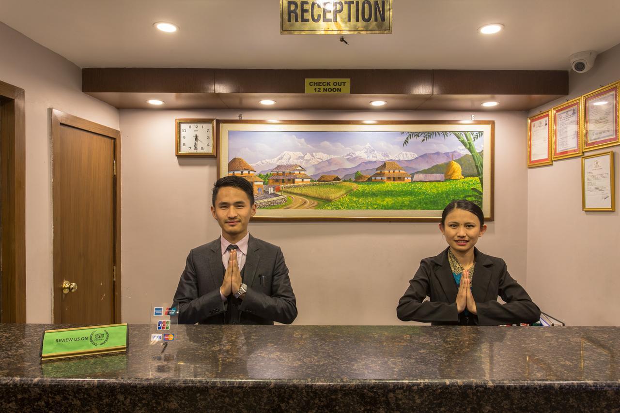 Hotel Queens Park Pokhara Ngoại thất bức ảnh