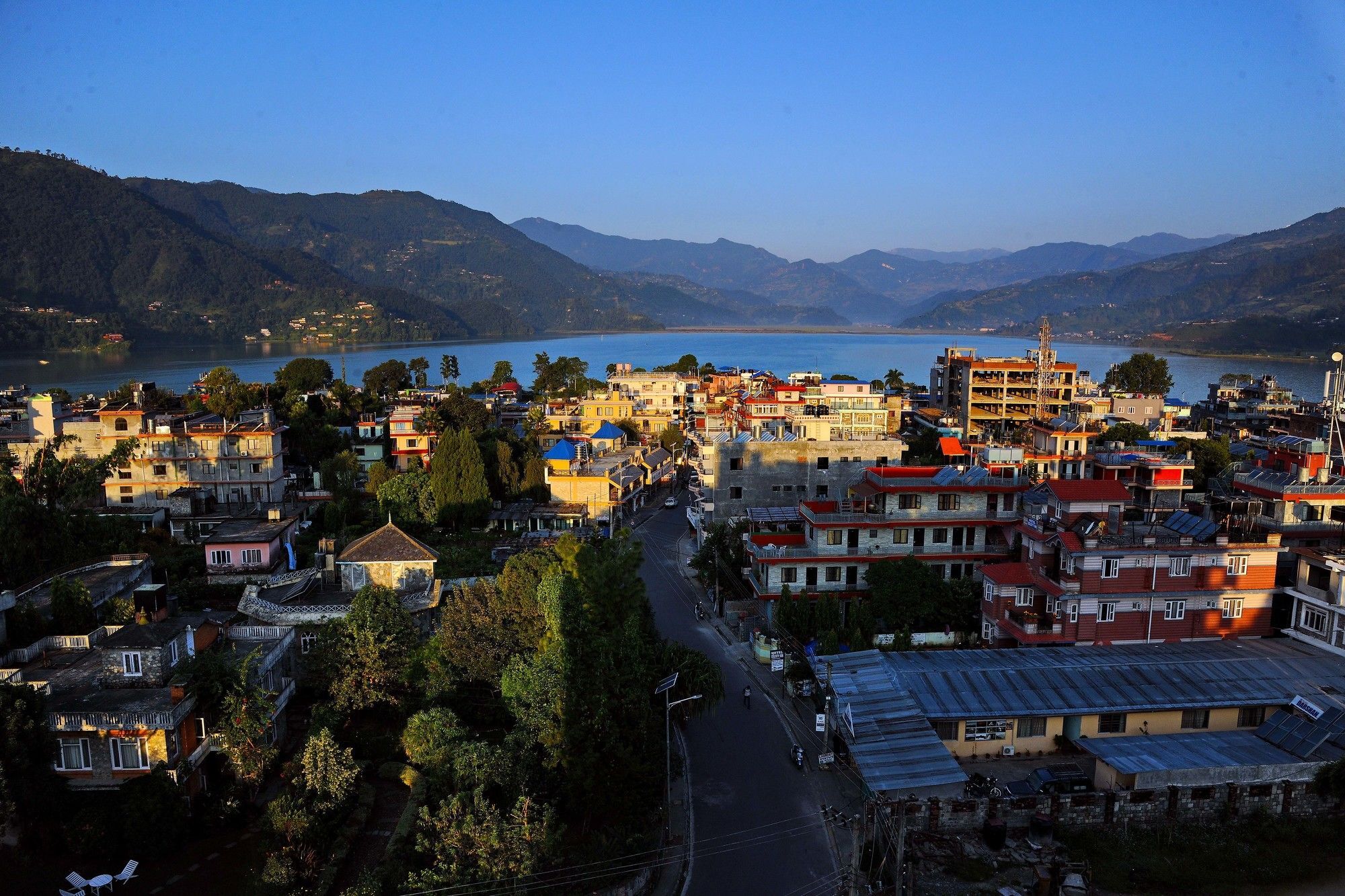 Hotel Queens Park Pokhara Ngoại thất bức ảnh