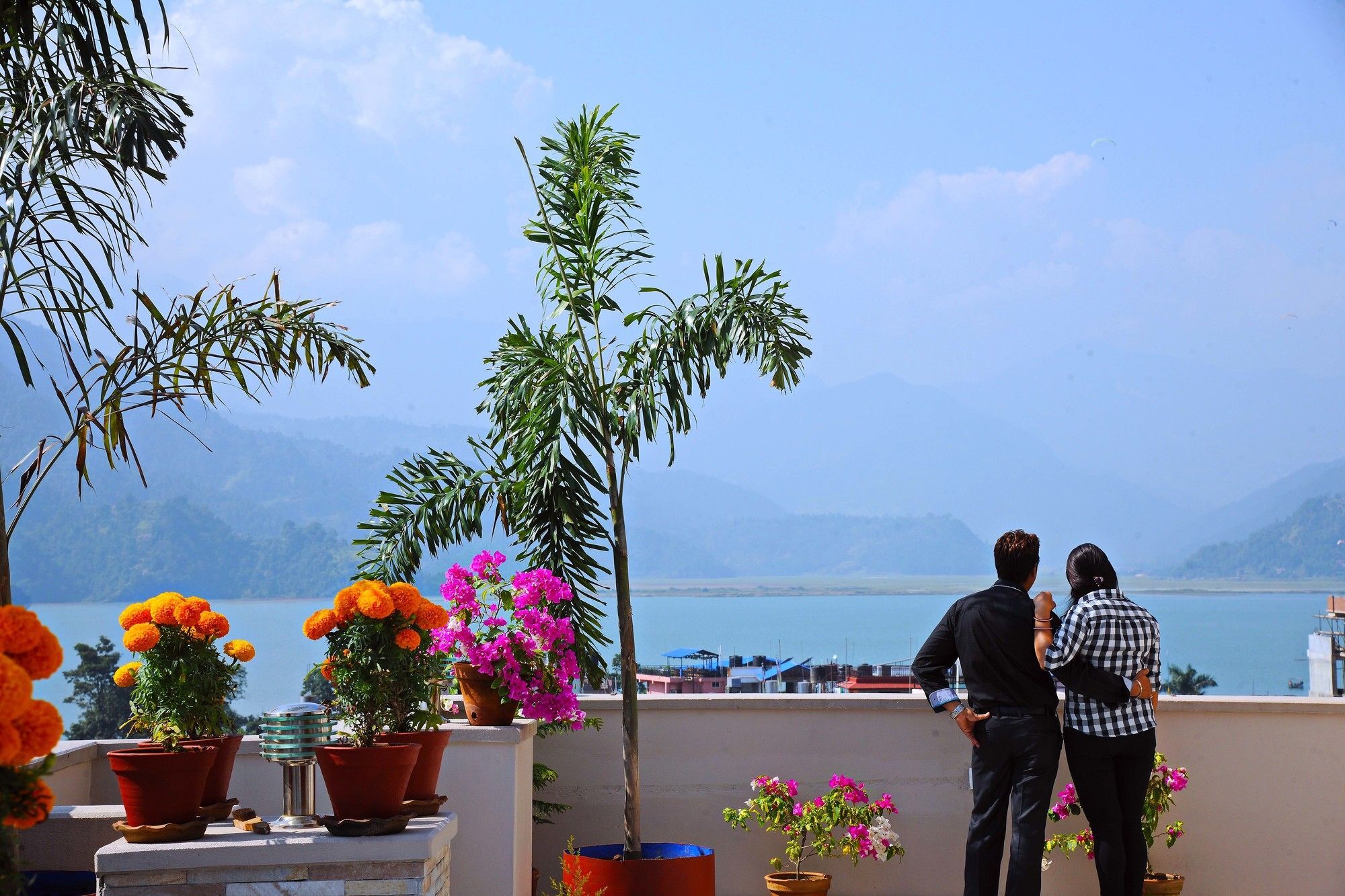 Hotel Queens Park Pokhara Ngoại thất bức ảnh