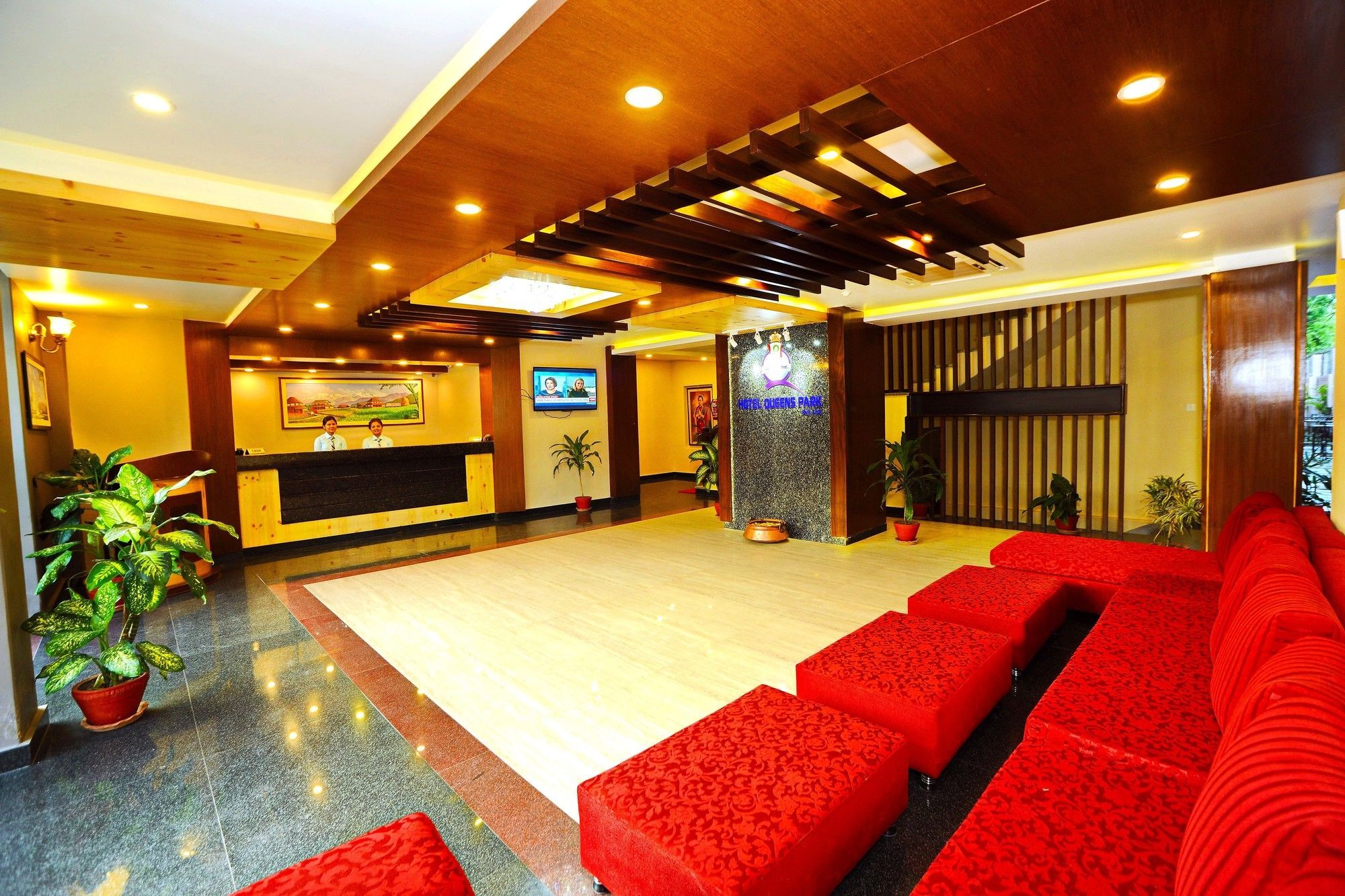 Hotel Queens Park Pokhara Ngoại thất bức ảnh